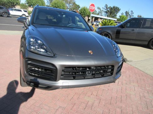 Used 2021 Porsche Cayenne S AWD/4WD image 81