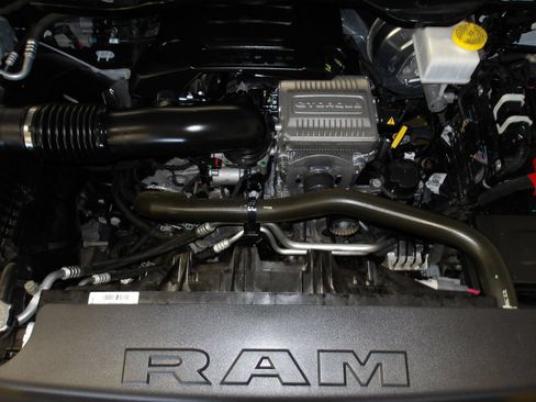 Used 2024 RAM 1500 Laramie AWD/4WD image 21