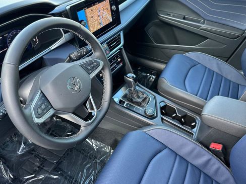 New 2026 Volkswagen Taos SEL image 9