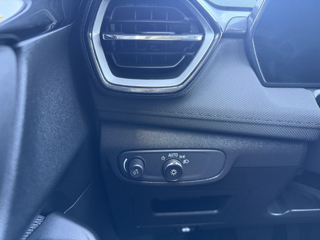 Used 2025 Chevrolet TrailBlazer LT FWD image 22