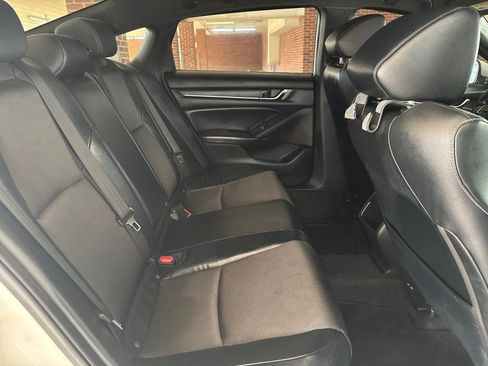 Used 2018 Honda Accord Sport image 23