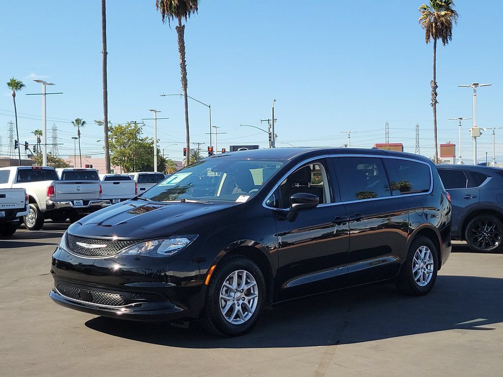 Used 2024 Chrysler Voyager LX FWD image 32