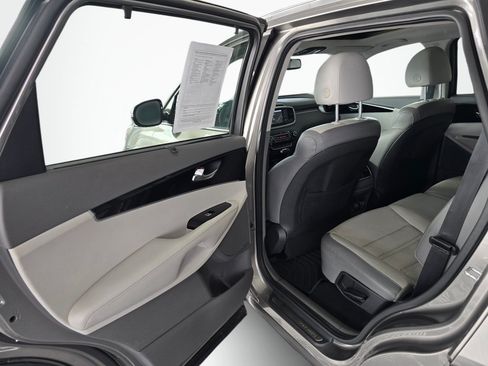Used 2019 Kia Sorento SX FWD image 37