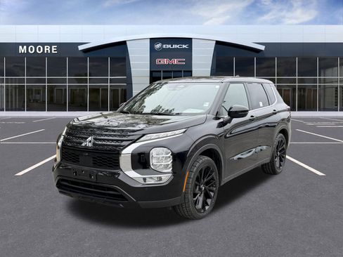 Used 2023 Mitsubishi Outlander SE Black Edition image 9