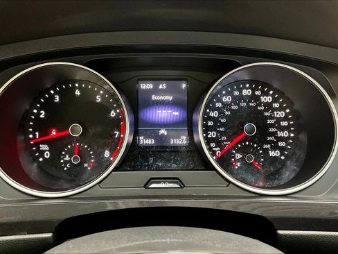 Used 2021 Volkswagen Tiguan SE image 22