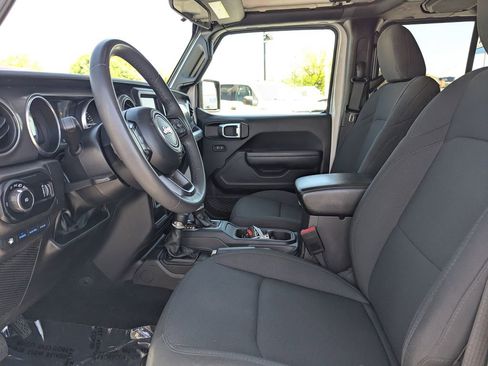 Used 2023 Jeep Wrangler Unlimited AWD/4WD image 15