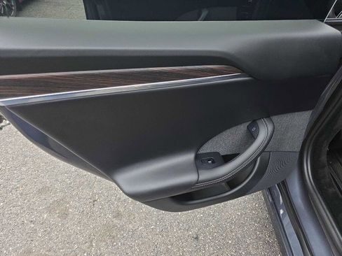Used 2021 Tesla Model S Plaid image 14