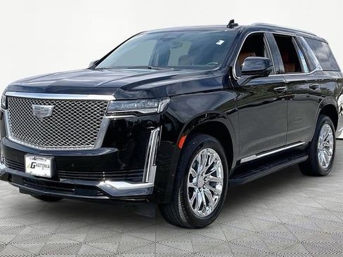 Used 2022 Cadillac Escalade Premium Luxury w/ LPO, Radiant Package image 3