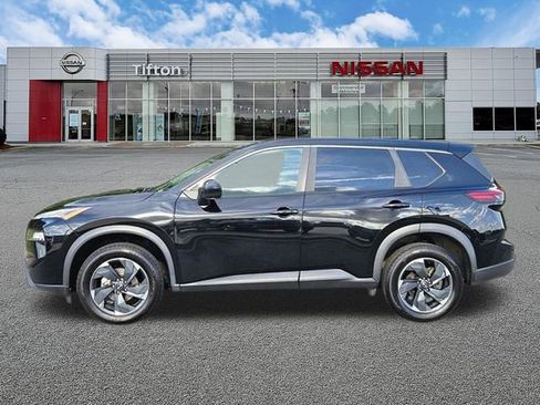 Used 2024 Nissan Rogue SV AWD/4WD image 7