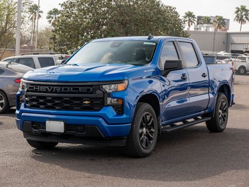 Used 2023 Chevrolet Silverado 1500 Custom image 3