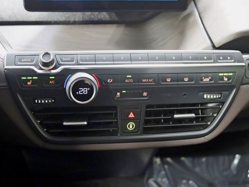 Used 2020 BMW i3 image 23