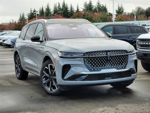 New 2026 Lincoln Nautilus Reserve image 1