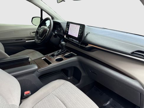 Used 2021 Toyota Sienna LE FWD image 41