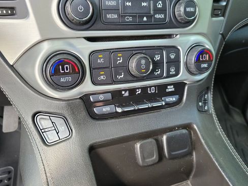 Used 2019 GMC Yukon XL SLT image 34