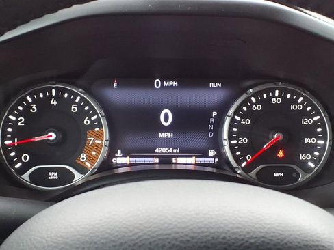 Used 2022 Jeep Renegade Altitude w/ Convenience Group AWD/4WD image 2