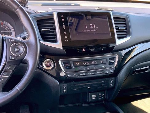 Used 2017 Honda Pilot Elite image 7