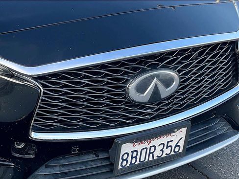 Used 2018 INFINITI QX30 Premium w/ Technology Package image 31