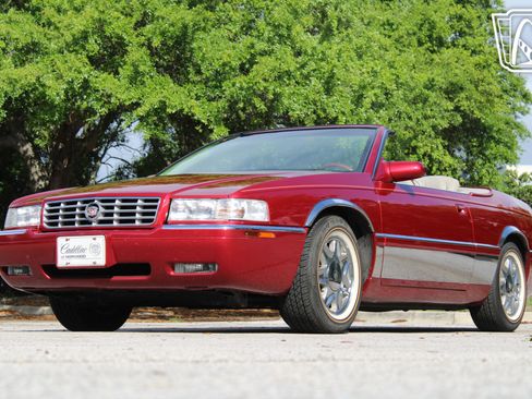 Used 2000 Cadillac Eldorado ESC w/ Comfort/Convenience Pkg image 2