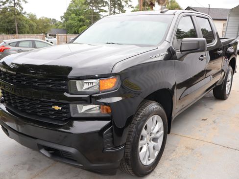 Used 2020 Chevrolet Silverado 1500 Custom w/ Custom Value Package RWD image 6