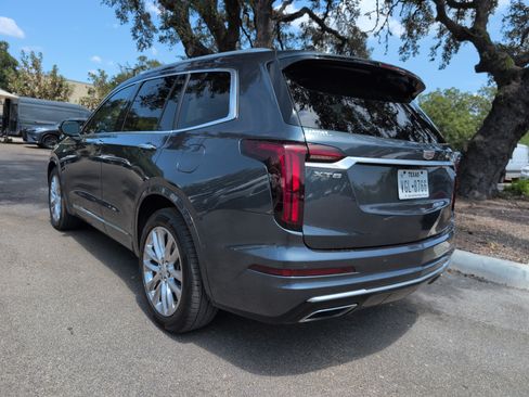 Used 2020 Cadillac XT6 Premium Luxury FWD image 4
