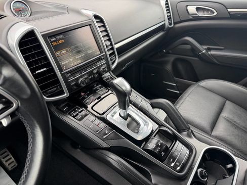 Used 2015 Porsche Cayenne S image 45