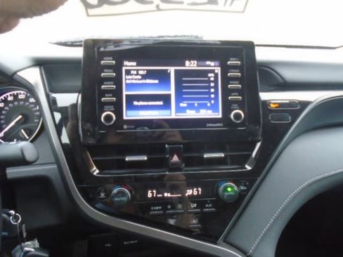 Used 2023 Toyota Camry SE image 17