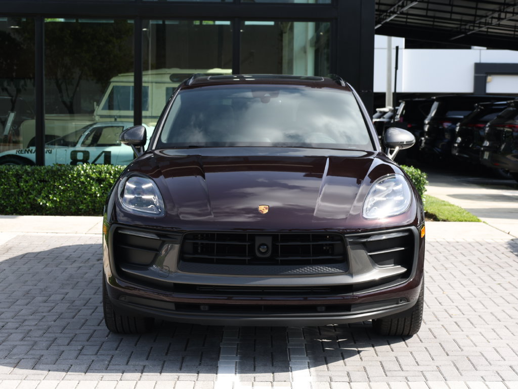 Used 2025 Porsche Macan Turbo AWD/4WD image 3