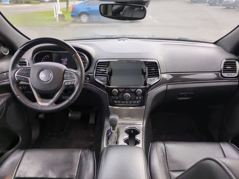Used 2019 Jeep Grand Cherokee Overland image 5