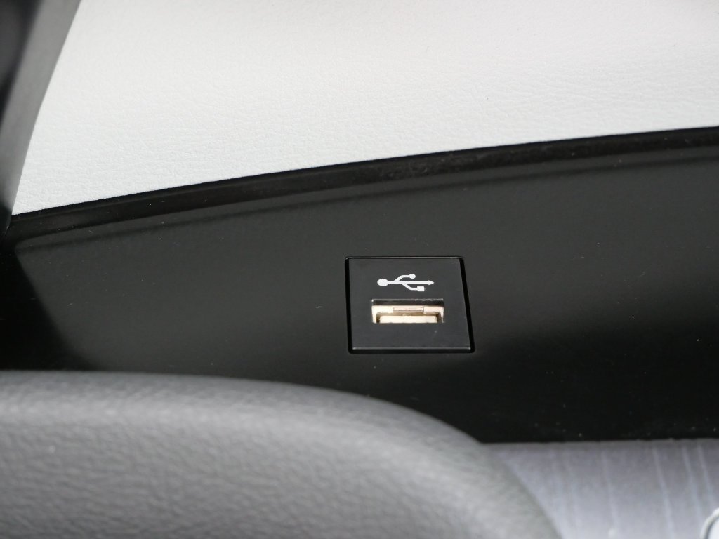 Certified 2025 Toyota Sienna XLE FWD image 20