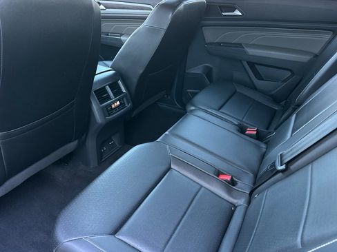 Used 2023 Volkswagen Atlas SE image 12