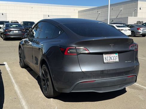 Used 2022 Tesla Model Y Long Range AWD/4WD image 5