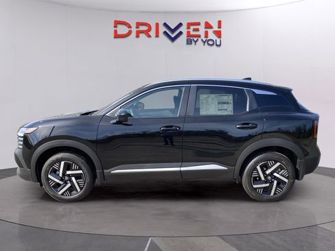 New 2026 Nissan Kicks SV image 2