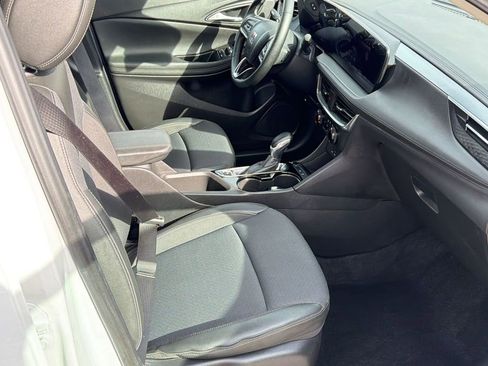 Used 2025 Buick Encore GX Preferred image 25