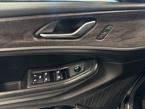 Used 2023 Jeep Grand Cherokee Limited w/ Trailer Tow Prep Group (B) AWD/4WD image 21