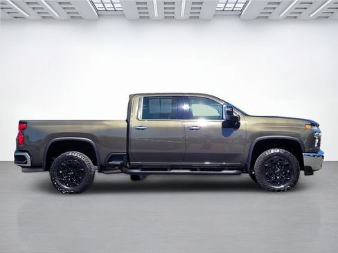Used 2022 Chevrolet Silverado 2500 LTZ w/ LTZ Convenience Package AWD/4WD image 3