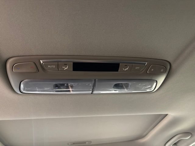 Used 2025 Kia Telluride S AWD/4WD image 29