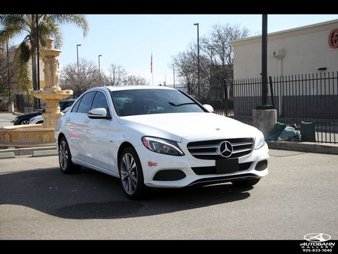 Used 2018 Mercedes-Benz C 350e Sedan w/ Premium Package image 4