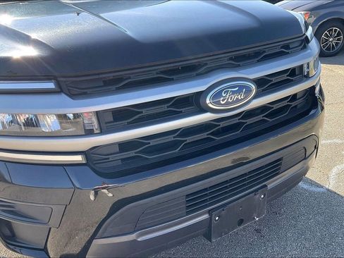 Used 2024 Ford Expedition Max XLT image 30