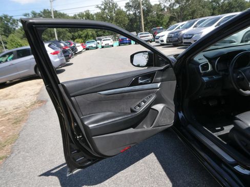 Used 2016 Nissan Maxima SR FWD image 13