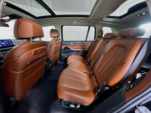 Used 2023 BMW X7 xDrive40i image 21