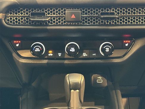 Used 2025 Honda HR-V Sport image 16