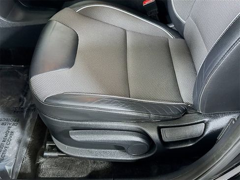 Used 2019 Kia Niro EX w/ Cold Weather Package 2.0 image 18