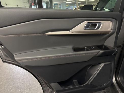 New 2025 Ford Explorer Active image 23