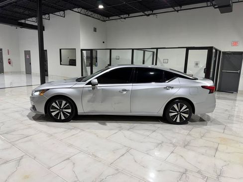 Used 2020 Nissan Altima 2.5 SL FWD image 7