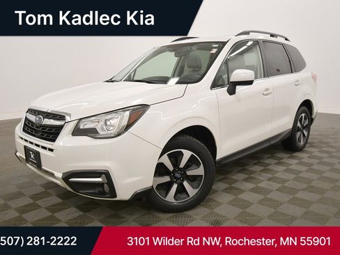 Used 2017 Subaru Forester 2.5i Limited image 1