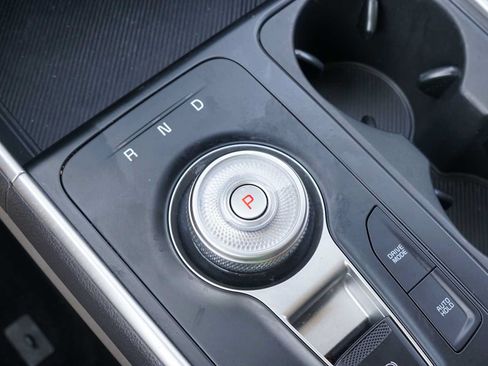 Certified 2026 Kia Carnival LXS FWD image 12