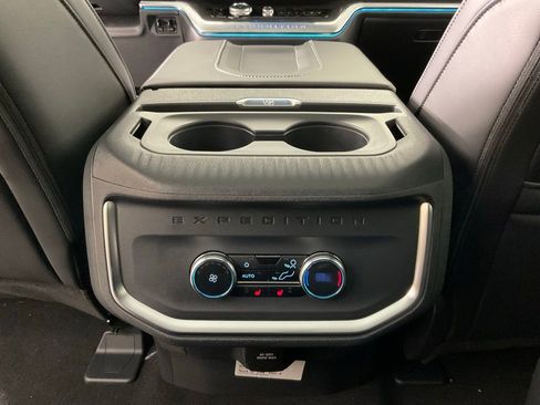 New 2026 Ford Expedition Max Platinum image 19