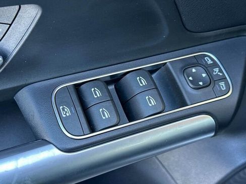 Used 2025 Mercedes-Benz GLA 250 4MATIC image 14