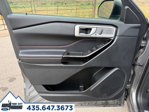 Used 2022 Ford Explorer ST-Line w/ Class IV Trailer Tow Package AWD/4WD image 12