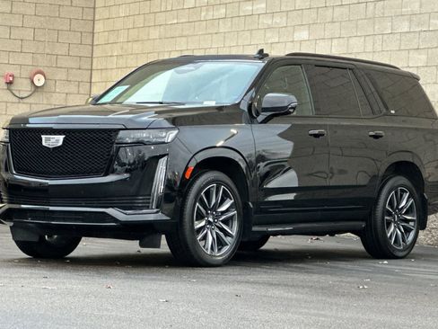 Used 2023 Cadillac Escalade Sport w/ Touring Package image 8